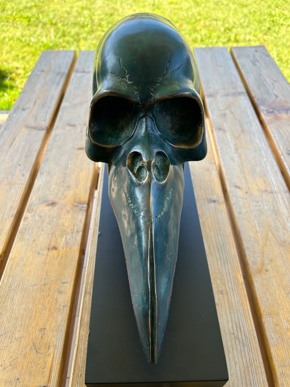 Statuette: Crâne et bec d’oiseau en laiton – Usato da yvonand venduto da Gallegon