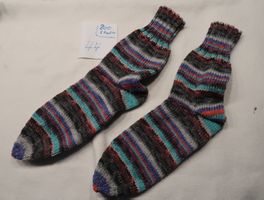 8. Fach  Handgestr. Sportwollsocken    Gr.44        (800)