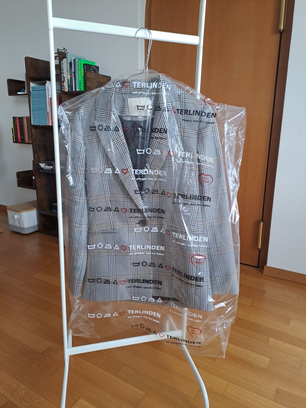 Maje Giacche: Maje Damen Blazer, Gr. 36, wie neu – Nuovo (secondo la descrizione) da Wädenswil venduto da Rubenhermann 1