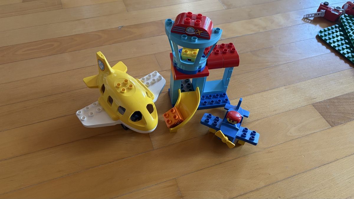 Lego Jouets: Lego Duplo Flughafen – D'occasion à Ettenhausen TG par phi_2nym
