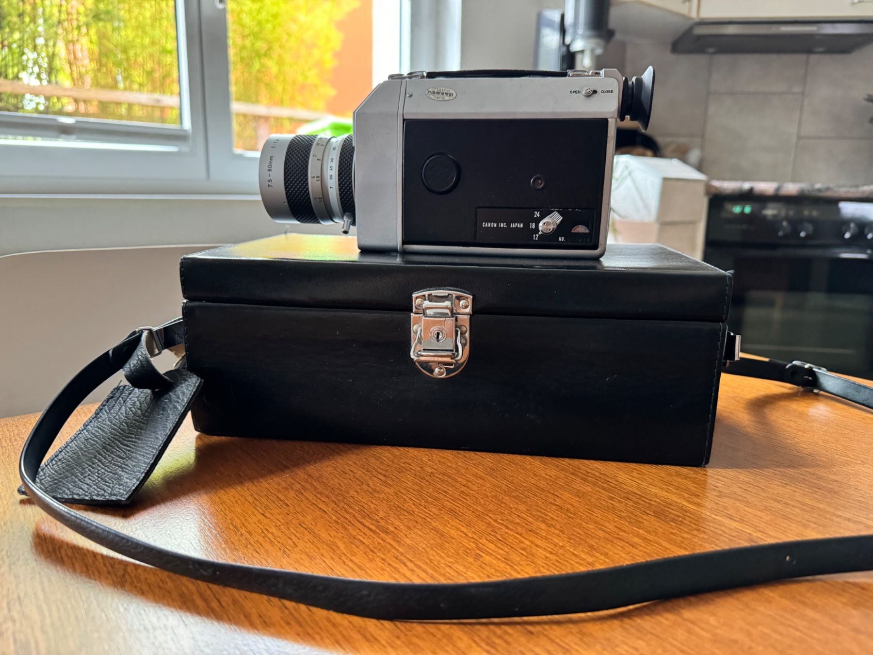 Canon Camcorder: Canon auto zoom 814 – Defekt aus Delémont von cpop 4
