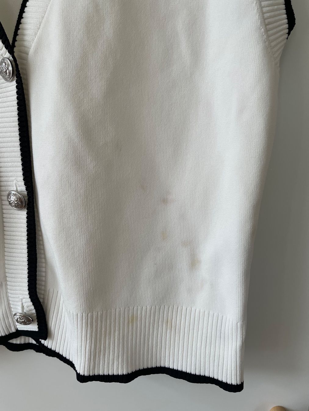 Massimo Dutti Gilet & Giacche senza maniche: Massimo Dutti Strickweste mit V-Ausschnitt, Gr. M, Makel – Usato da Neukirch an der Thur venduto da bee88 1