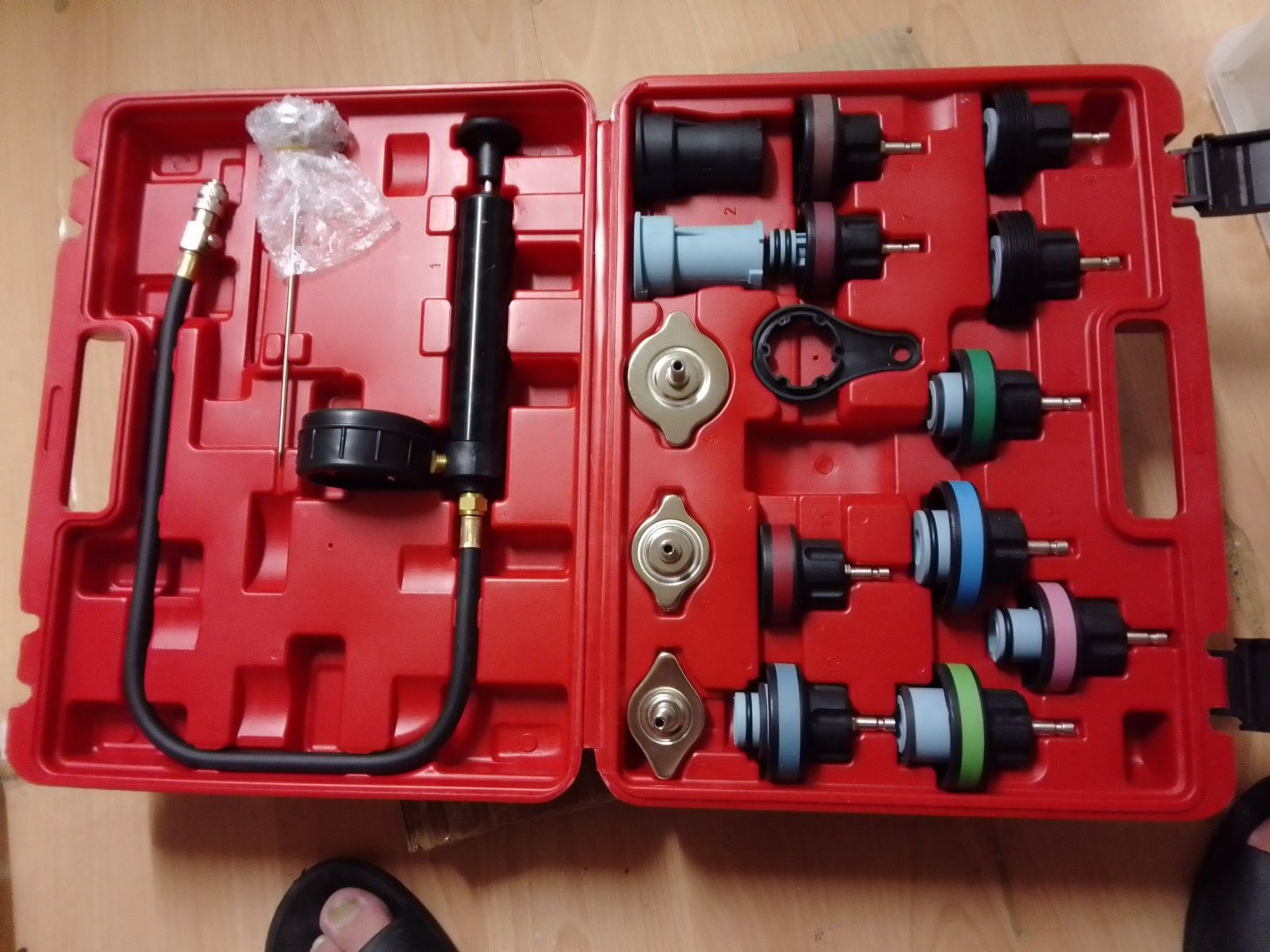 Alle Werkzeuge: 18  TEILIG/KÜHLER ABPRESS TESTER – Neu und originalverpackt aus OBERSTETTEN von simba0810