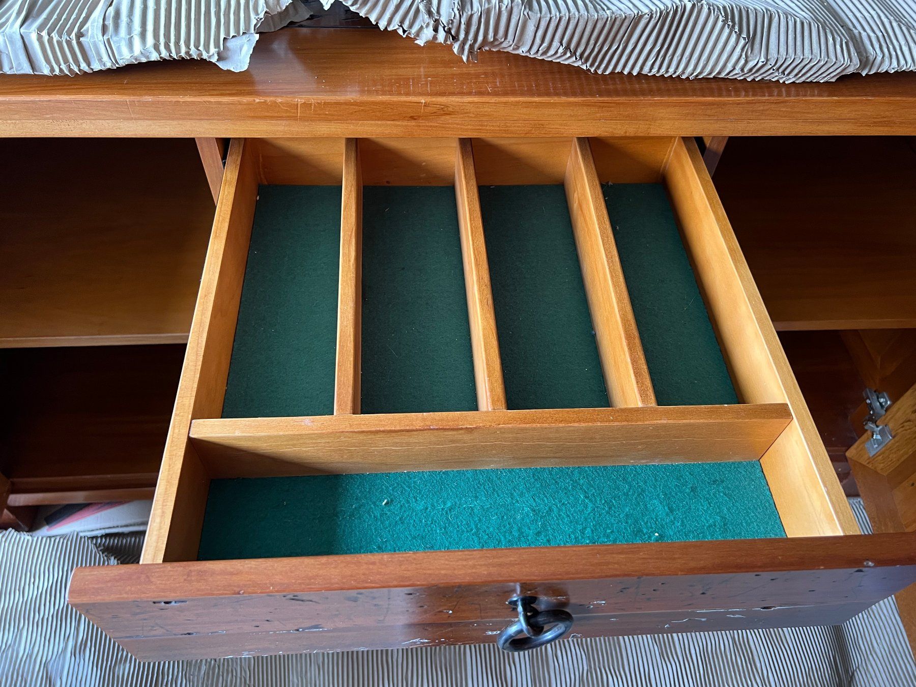 Tavoli: Massivholztisch und Sideboard – Usato da Reinach BL venduto da ianhoke 3
