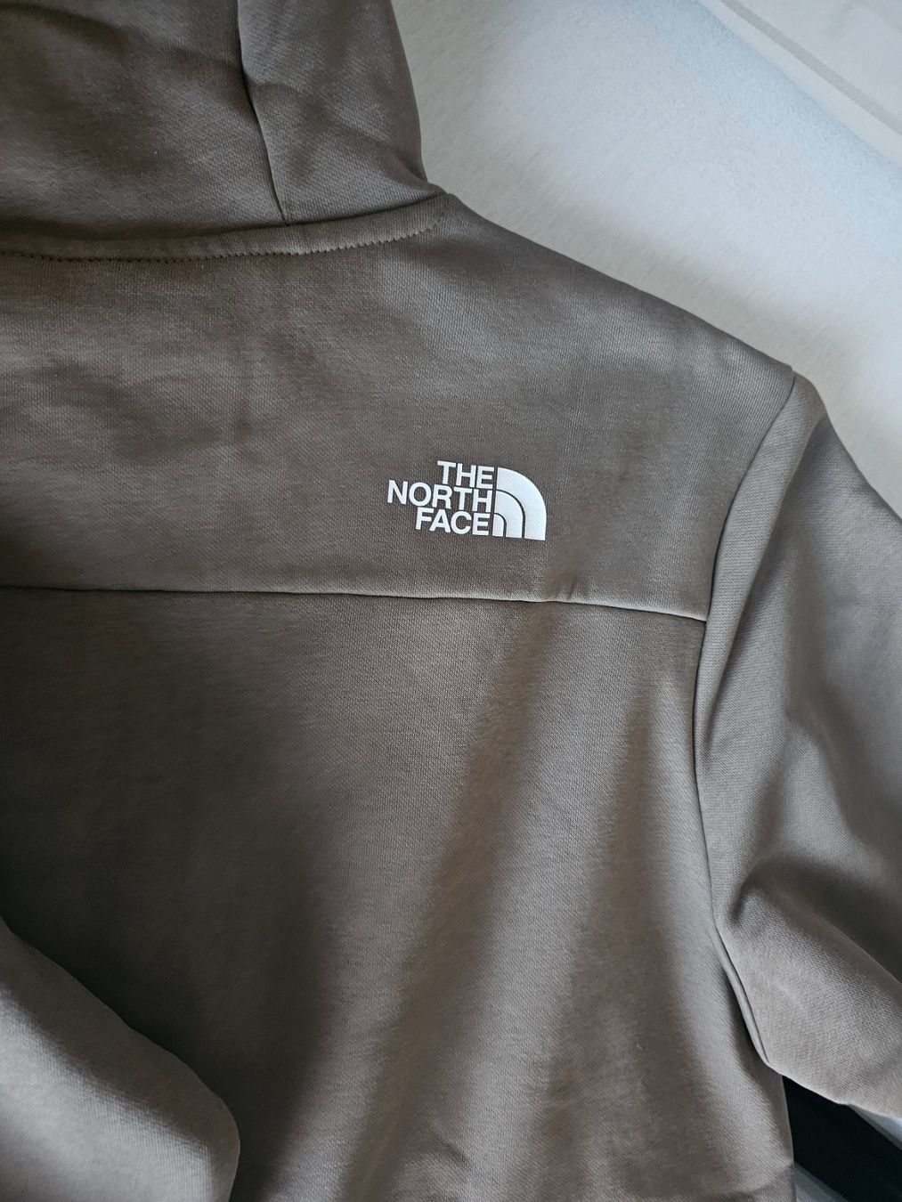 North Face Maglioni & Felpe: THE NORTH FACE W Simple Dome Hoodie – Nuovo (secondo la descrizione) da Uetendorf venduto da Sisanik 2