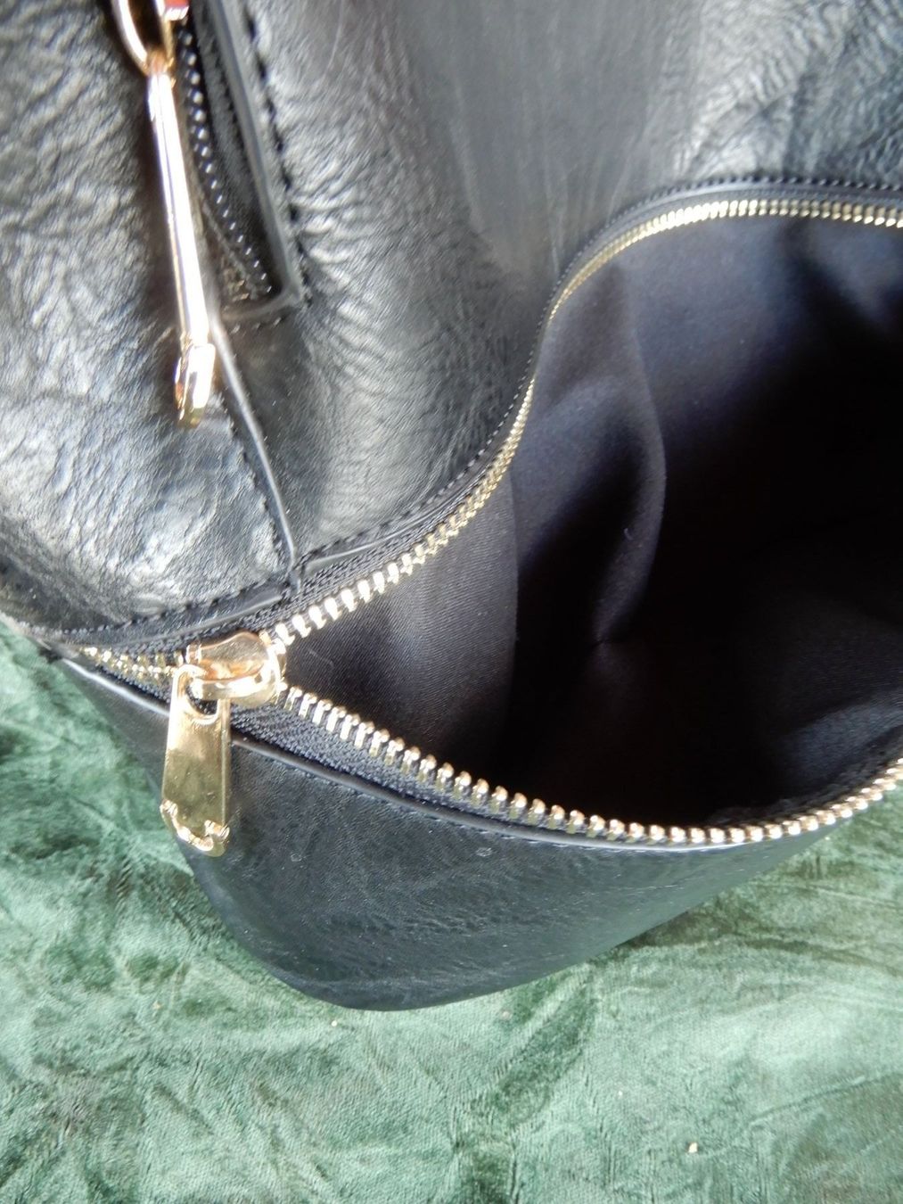 Zaini: KLEINER SCHWARZER RUCKSACK ( HANDTASCHE ) – Usato da Huttwil venduto da Kunterbuntli 5