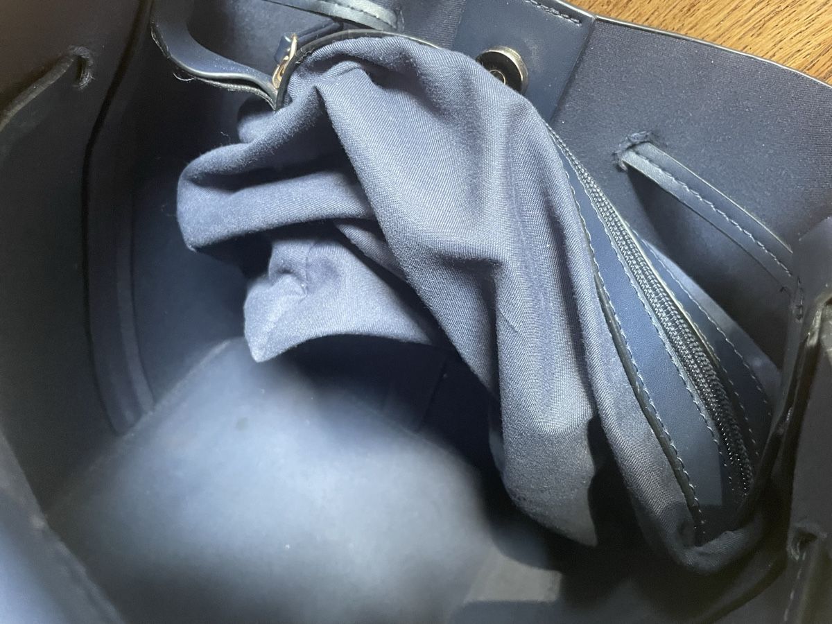 Borse da donna: Handtasche / Umhängetasche in dunkelblau – Usato da Kloten venduto da Bevandes 3
