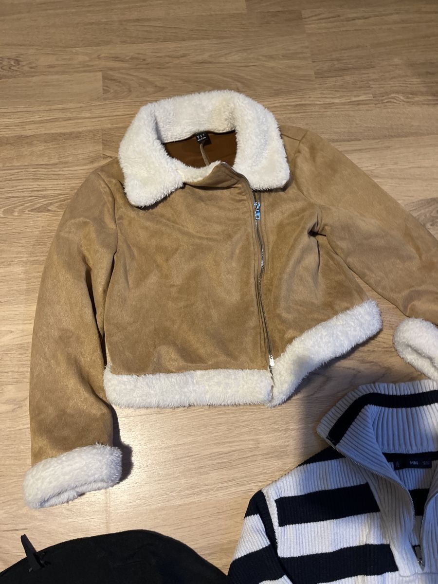 Lotti di vestiti: Kleider Set: Shearling Jacke, 2 x Pulli , Grösse S/M – Usato da Wallbach venduto da wonderlike 2