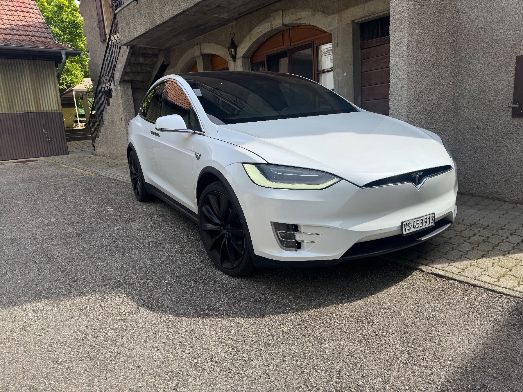 Tesla Automobili: Très bonne état . – Usato da Chavornay venduto da osch02