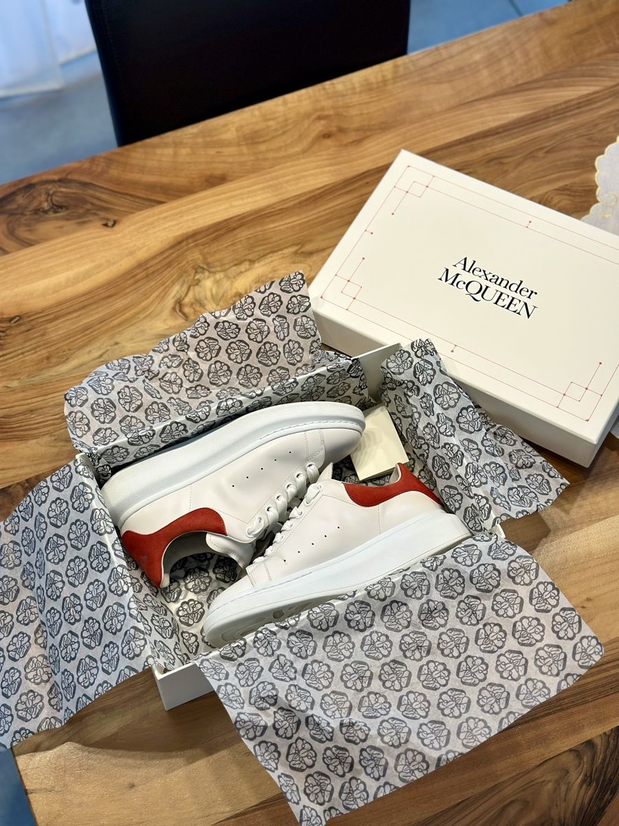 Alexander Mcqueen Herrenschuhe: Alexander McQueen Rot – Gebraucht aus Glattbrugg von Samuelcolella