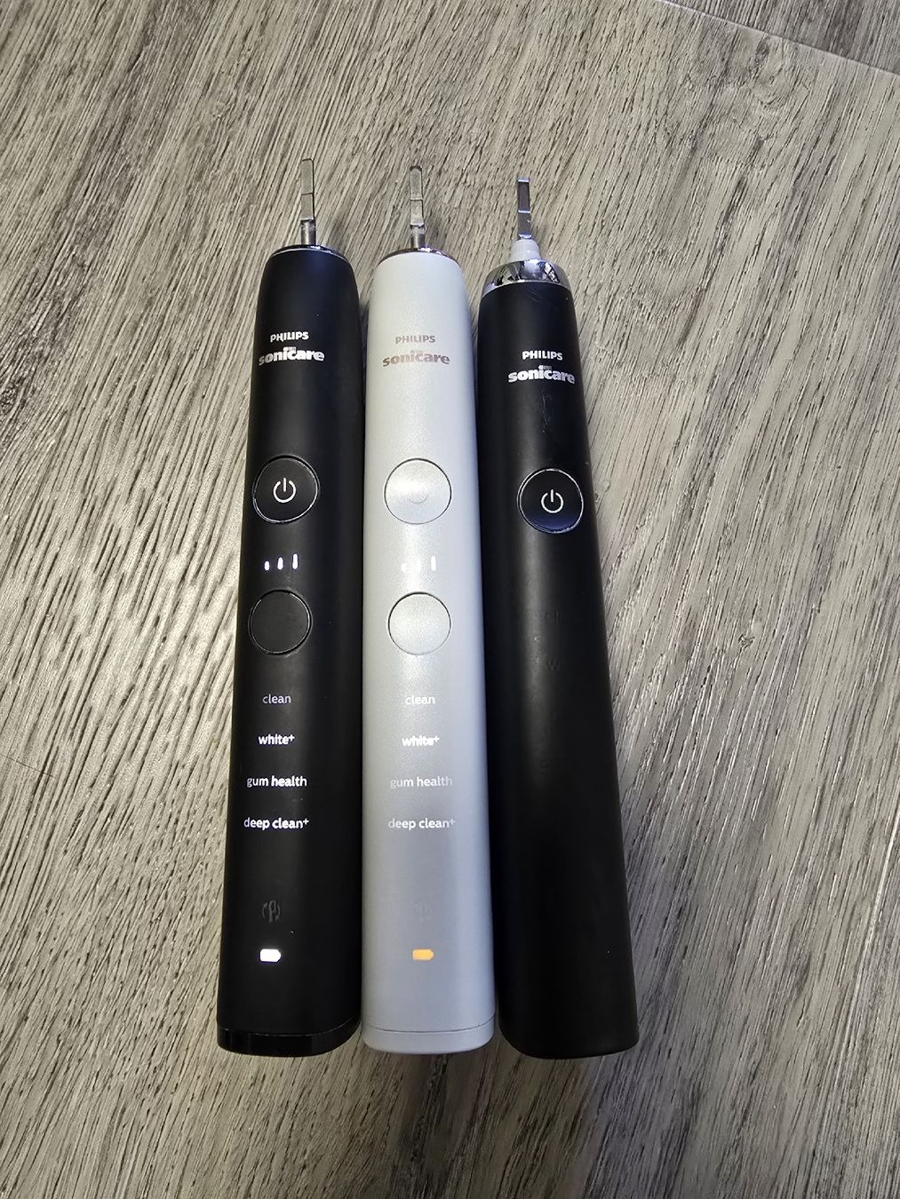 Philips Sonicare Cura dei denti: 3x Philips Sonicare Zahnbürsten - Defekt  – Difettoso da St.Peterzell venduto da the2ndchance