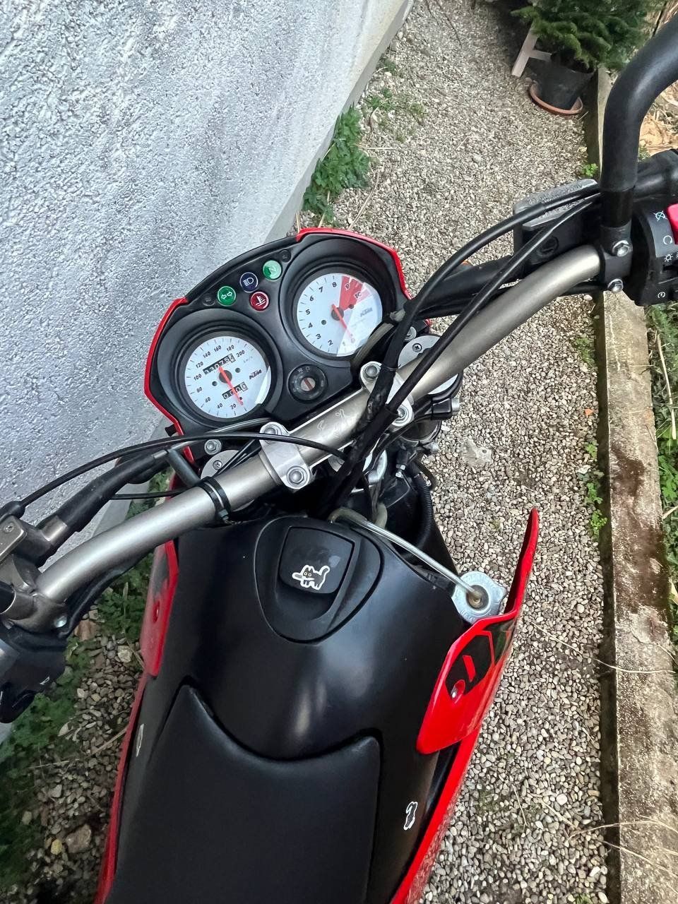 KTM Strada: Motorrad KTM 640 Duke II – Usato da Wilchingen venduto da val_gqt6 4
