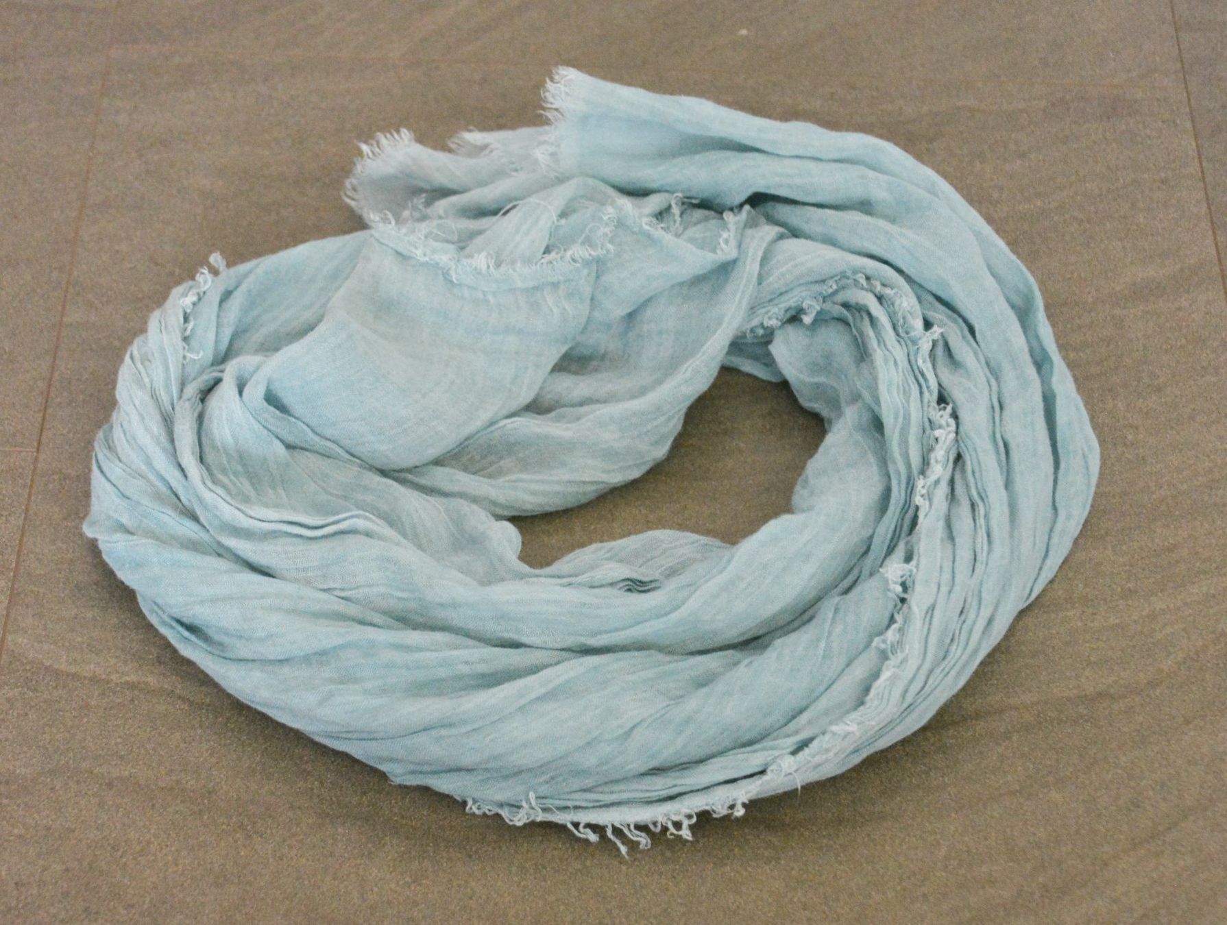 Foulards, Tücher & Schals: Leinenartiger, leichter crinkle Schal – Gebraucht aus Niederhasli von littledrop 1