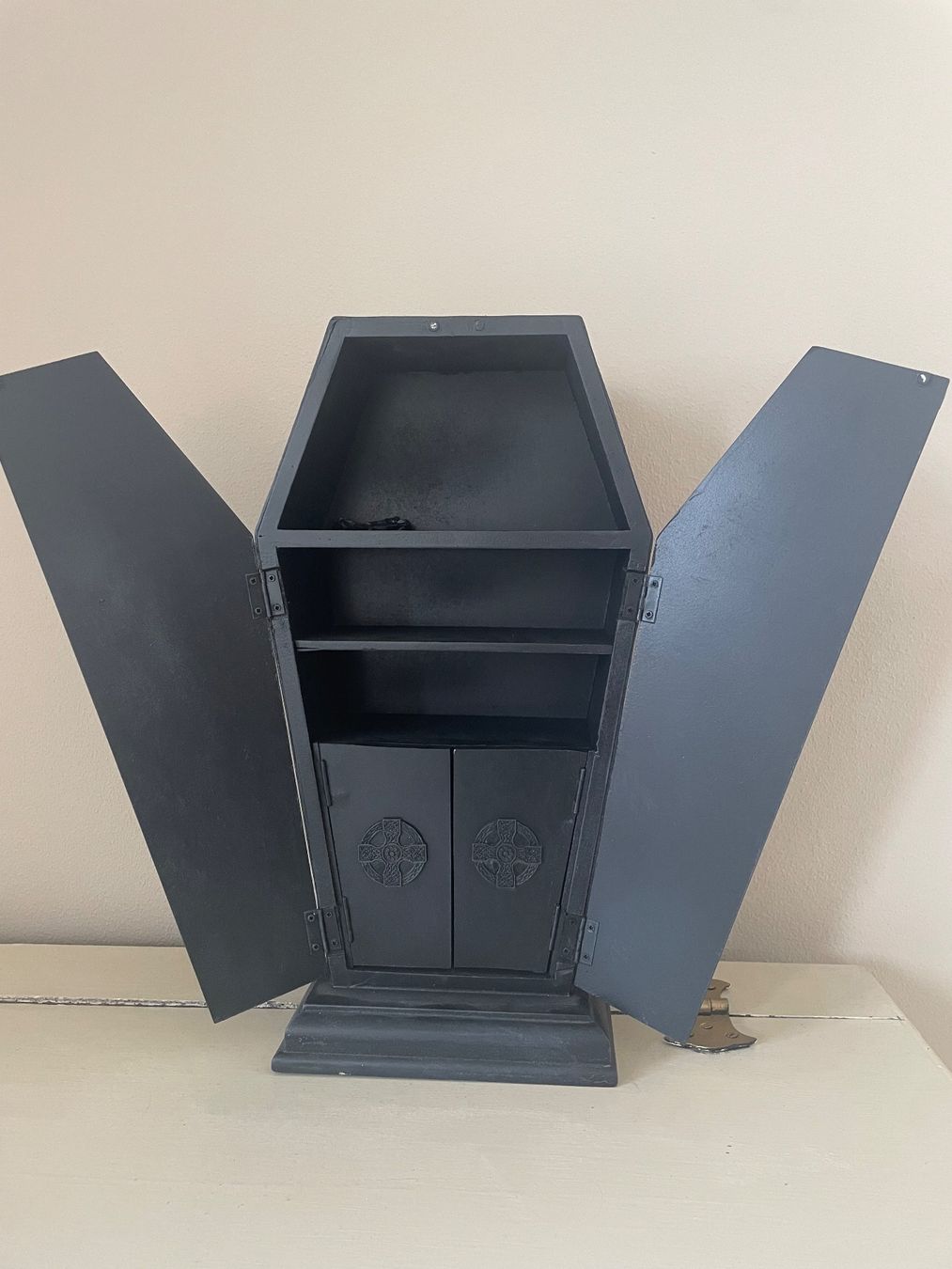 Armadi: Handgemachter Sargschrank – Usato da Minusio venduto da Pink222 9