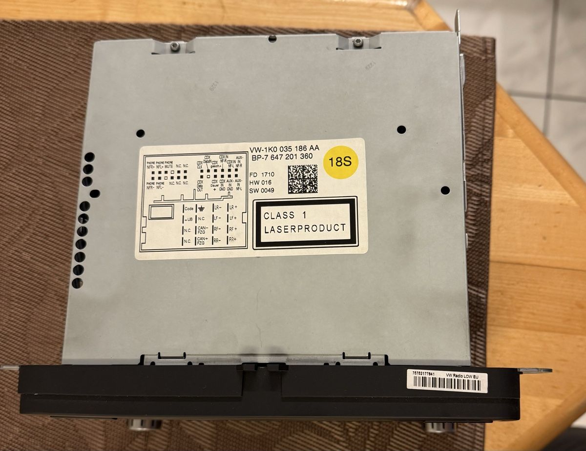 Radio: VW Passat b6 Original Radio CD – Usato da Flurlingen venduto da dob_959p 3