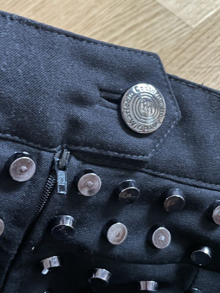 Pantaloni: ALLES RAUS Hose mit Nieten, Size 34/36 – Usato da Kloten venduto da simones.thriftshop 4