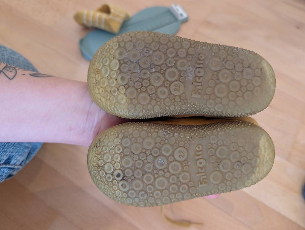 Scarpe per ragazzi: Falcotto Kinderschuhe, Gr 22 – Usato da Oberbüren venduto da lunasun 1