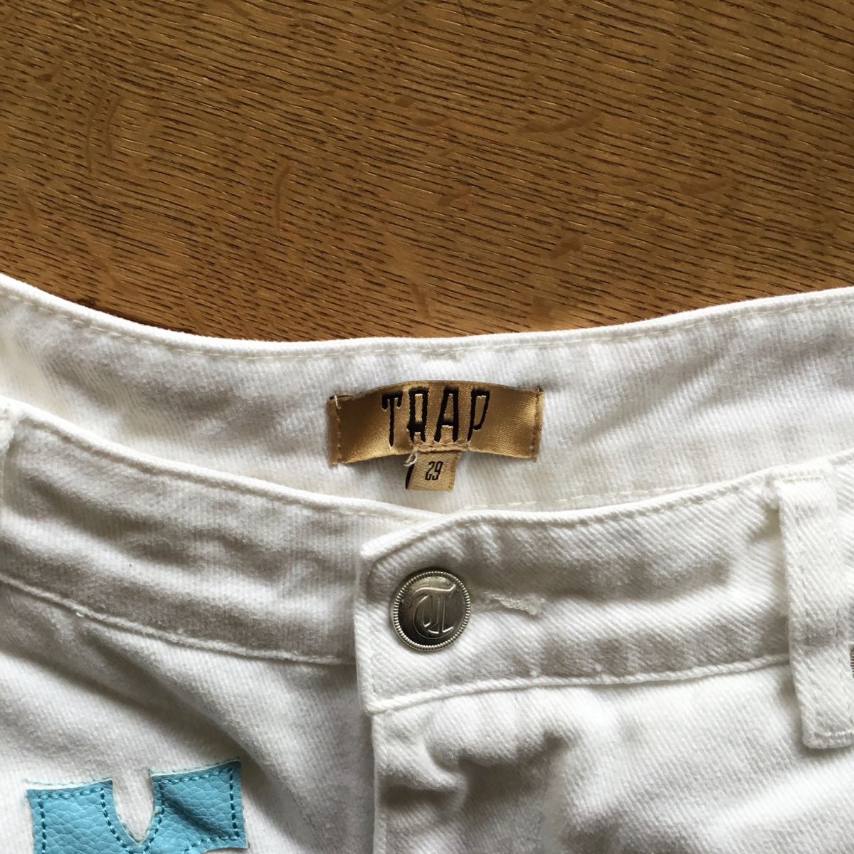 Pantaloni: Trap Hose – Usato da Madetswil venduto da lagunabeach