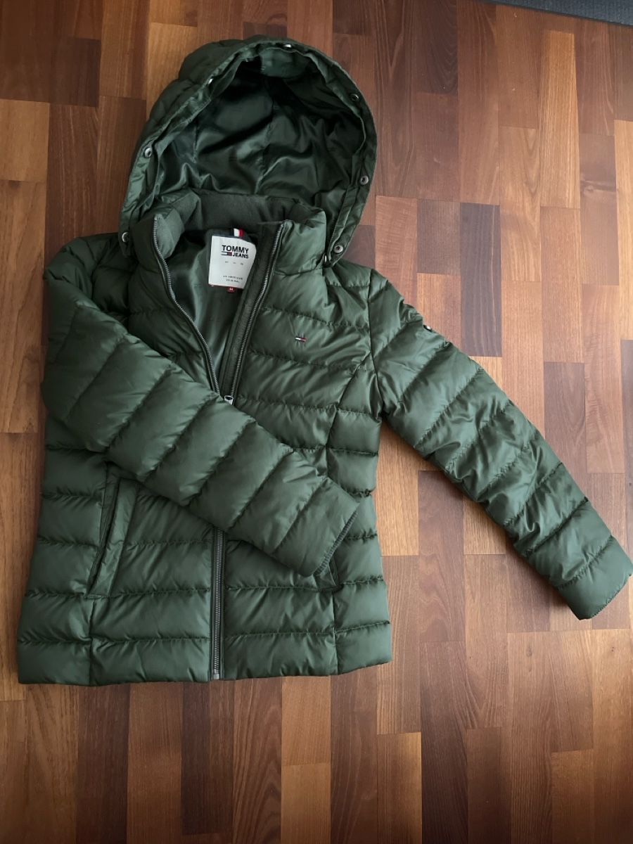 Tommy Hilfiger Jacken: Winterjacke Tommy Hilfiger Daunen – Gebraucht aus Holderbank SO von ale_5zjc