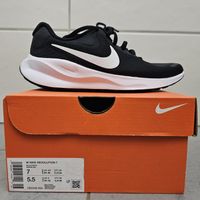 Nike Revolution 7