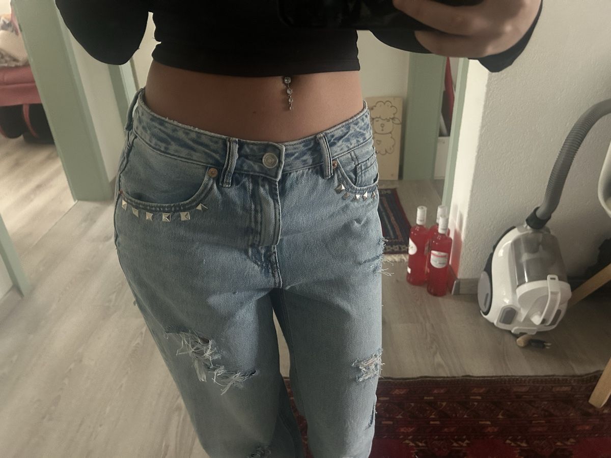 Stradivarius Jeans: Y2k Edited Stradivarius Jeans 2000s – Usato da Mauren venduto da mar8612