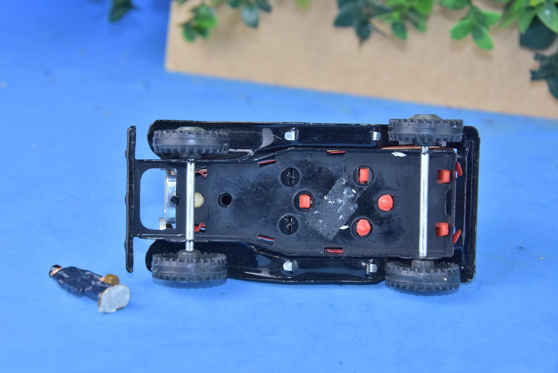 Modellini di ferrovie: SPUR 0 OLDTIMER (METAL) MIT EINER PERSON – Usato da Wohlen AG venduto da SAMMLERFREUND 5