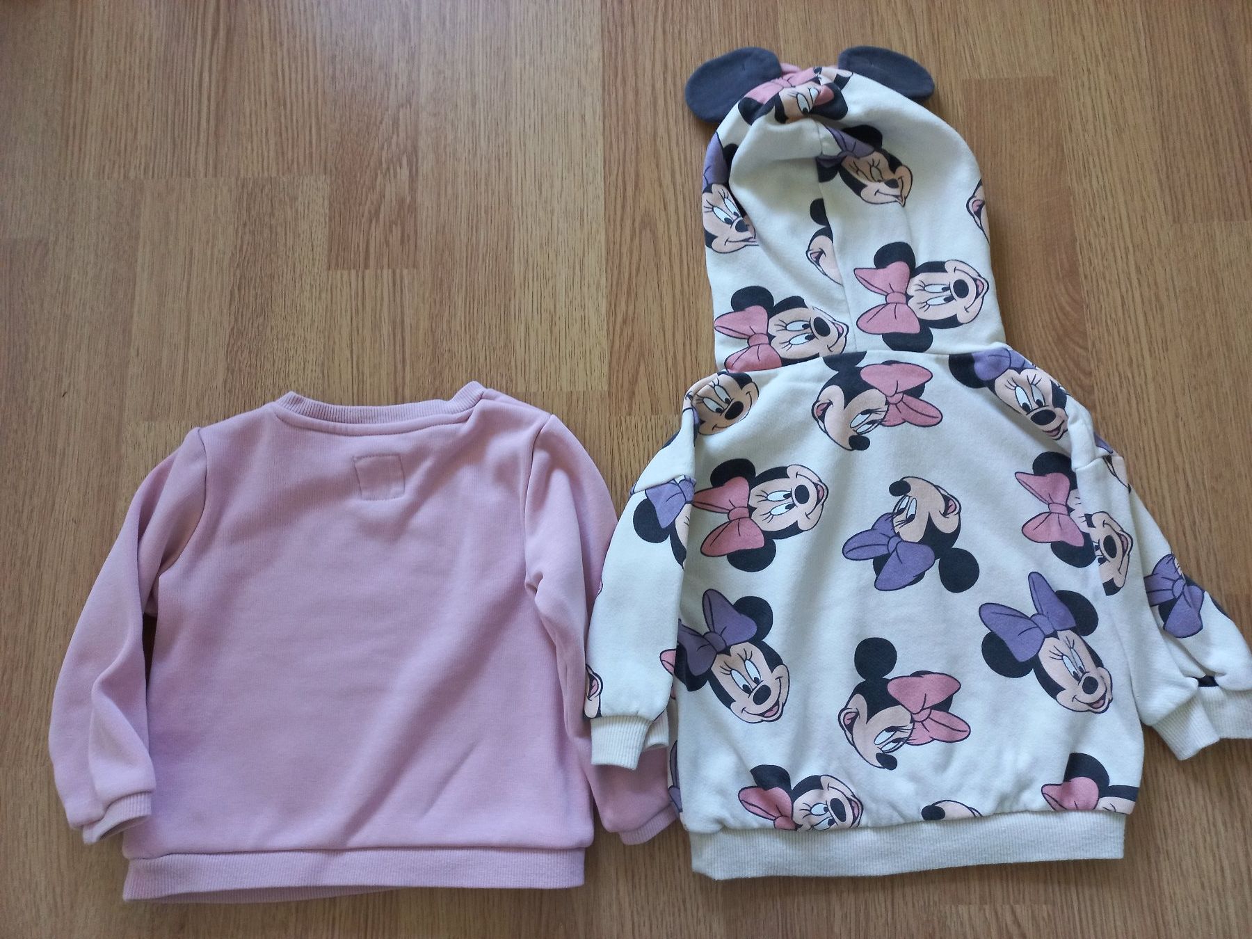 Maglioni & Felpe: 2 Minnie Mouse Pullis für Mädchen – Usato da Langnau am Albis venduto da kit_l9h5 1
