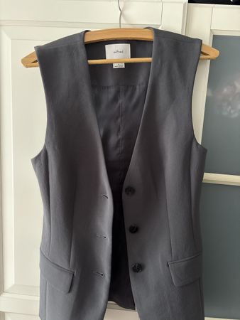 Chic Dark Grey Wilfried Vest - ARITZIA