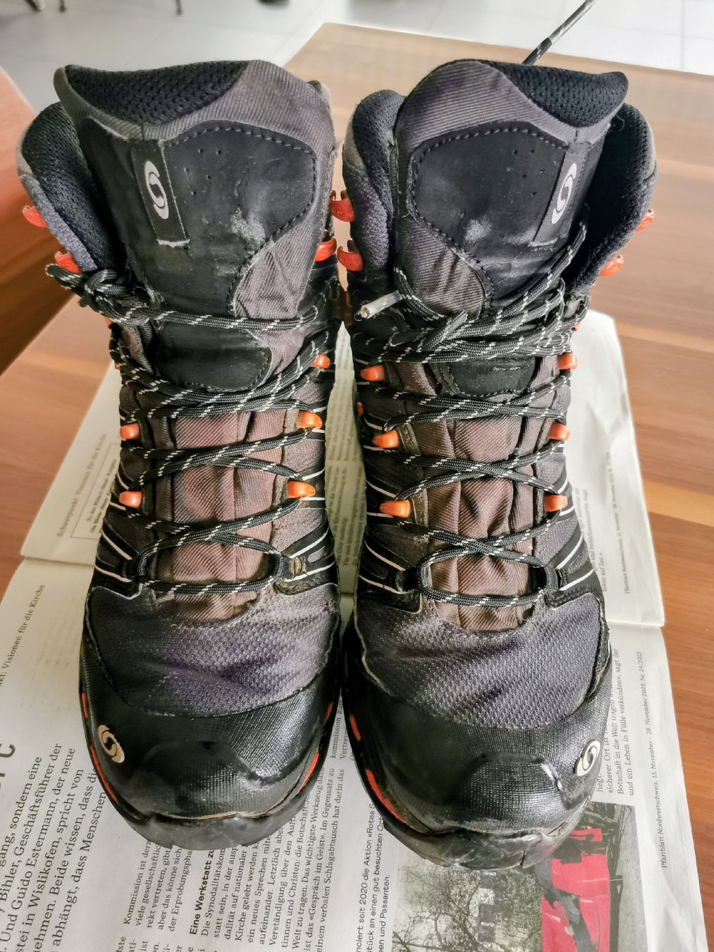 Salomon Scarpe da uomo: Salomon Herren 4D Chassis Wanderschuh gr. 44 – Usato da Stein AG venduto da salentino67 1