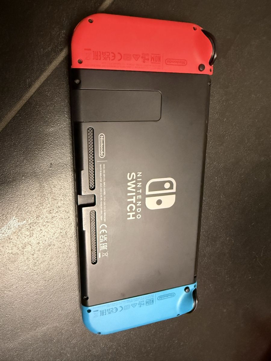 Nintendo Console: Nintendo Switch mit Zubehör und Tasche – Usato da Bilten venduto da and_6hjn 5