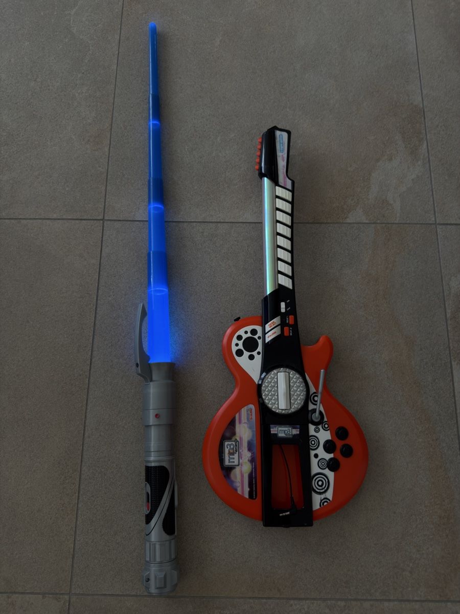 Spielzeuge: Lightsaber & Guitar Bundle, Kids Electronic Toys Set! – Gebraucht aus Bernex von Oma44 3