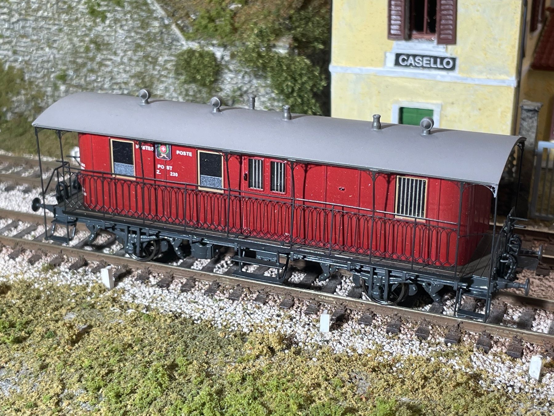GB Modellbau, Bahnpostwagen mit Gallerie , Z 230, rot (Gebraucht) in ...