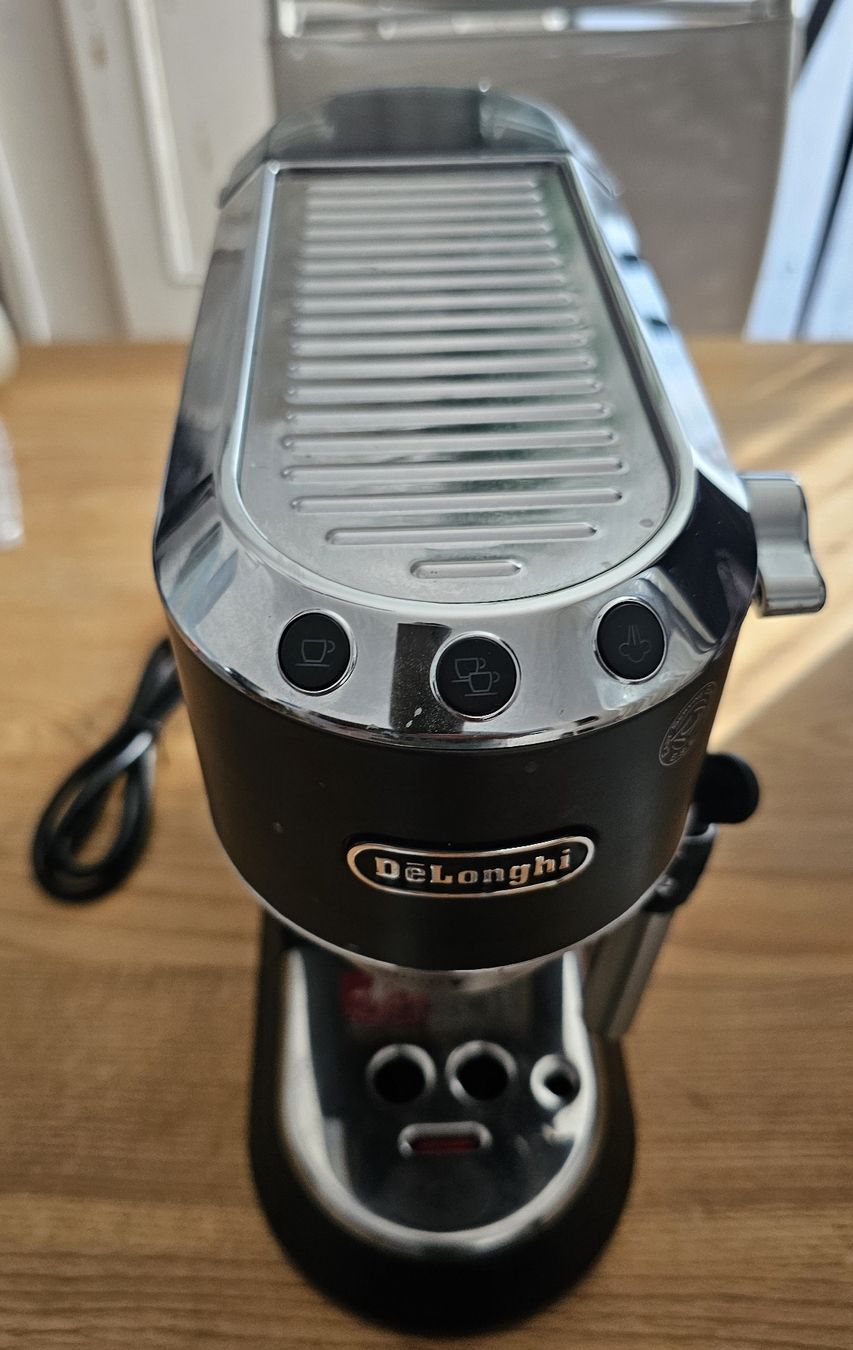 De'Longhi Macchine per caffè & Macchine per espresso: De Longhi Dedica wie neu – Usato da Basel venduto da Vinodinino 1