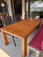 Gartentisch aus Teakholz