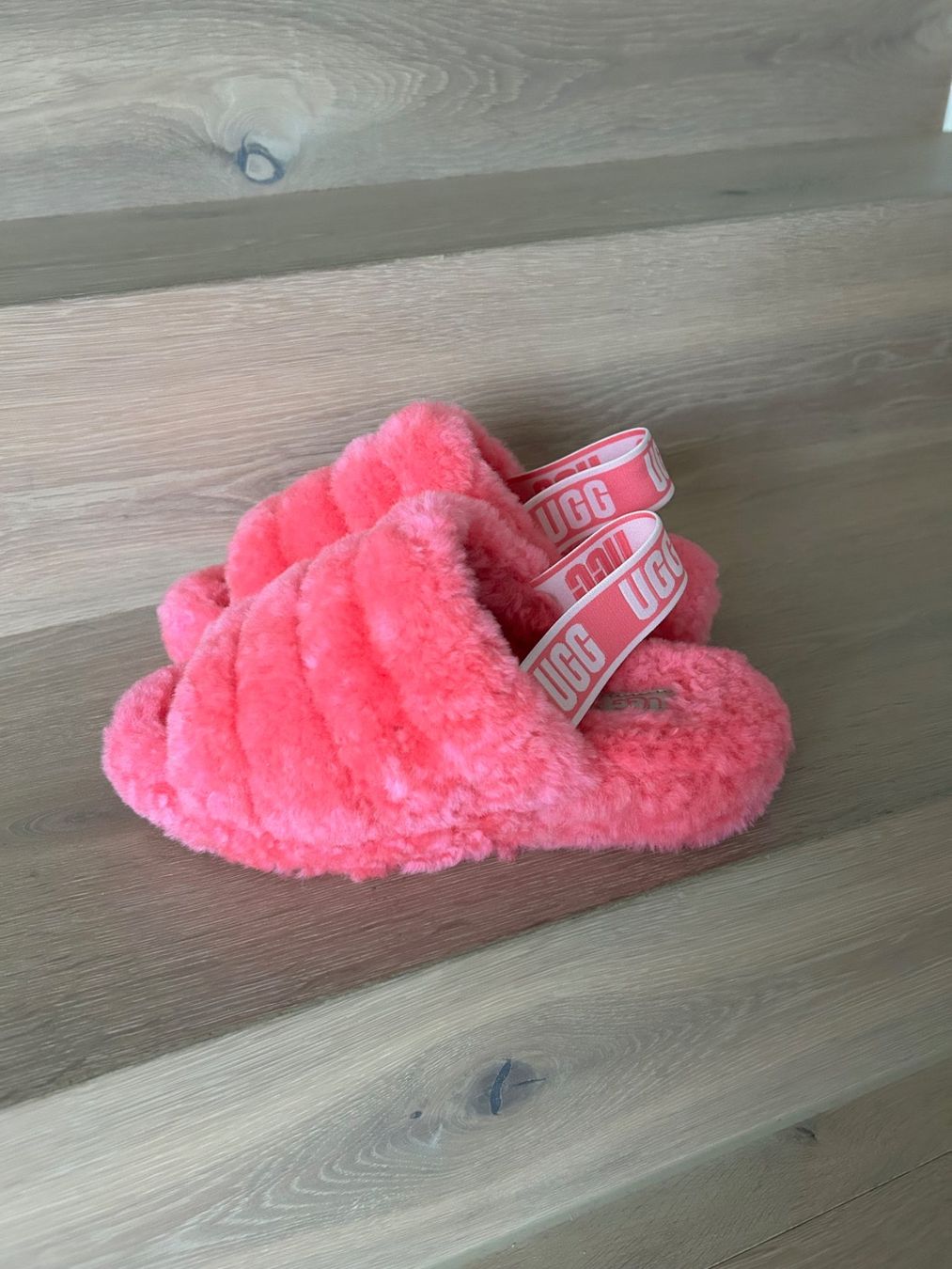Ugg Scarpe da donna: UGG Pantoletten Gr. 38 – Usato da Oberwil-Lieli venduto da 2boll4u