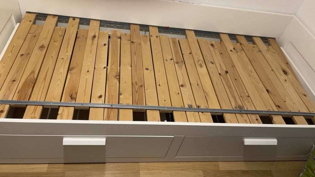 Lits: Ikea Brimnes bed – D'occasion à Dübendorf par kas_67jv