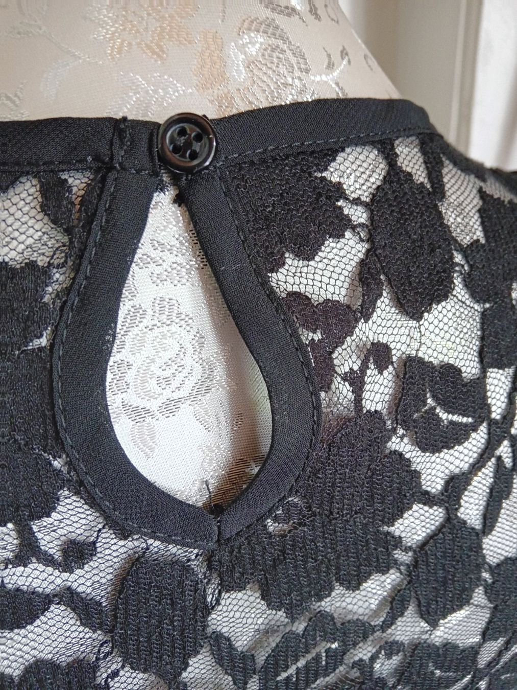 Mango Tops: Schickes Spitzenoberteil, Gr. S, MNG – Gebraucht aus Rüthi (Rheintal) von titlis07 4