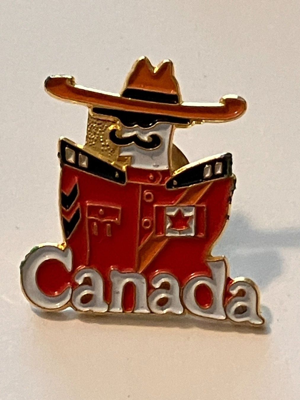 Placchette & Badge: 1 Pin Canada – Usato da Basel venduto da djwwpp
