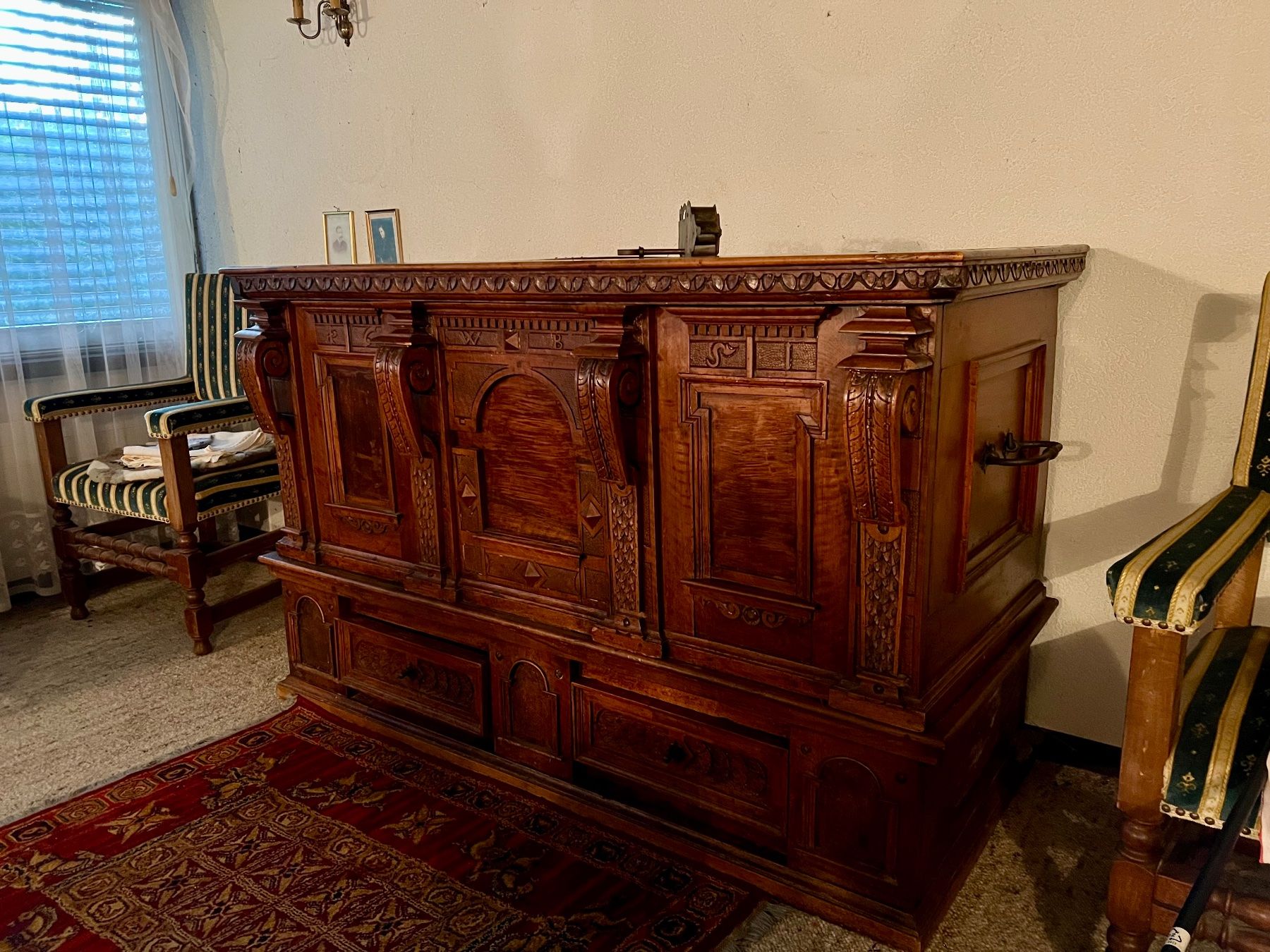 Cassapanche: Renaissance Truhe mit Schnitzereien – Usato da Mellingen venduto da pbe_vc86