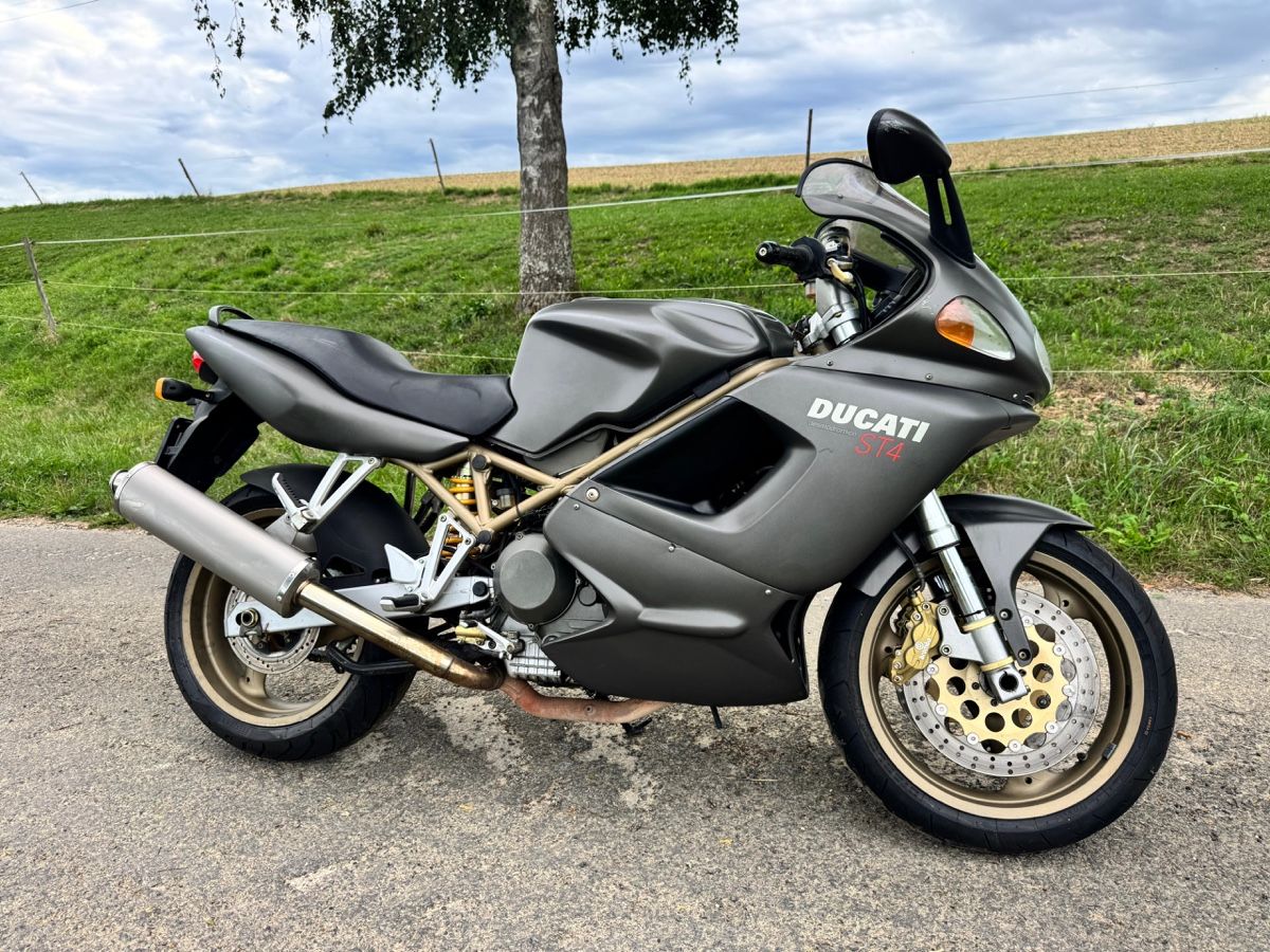 Strada: 1x ST 2 / 1x ST4 Ducati  – Usato da Yvonand venduto da Hondaaaaaaa
