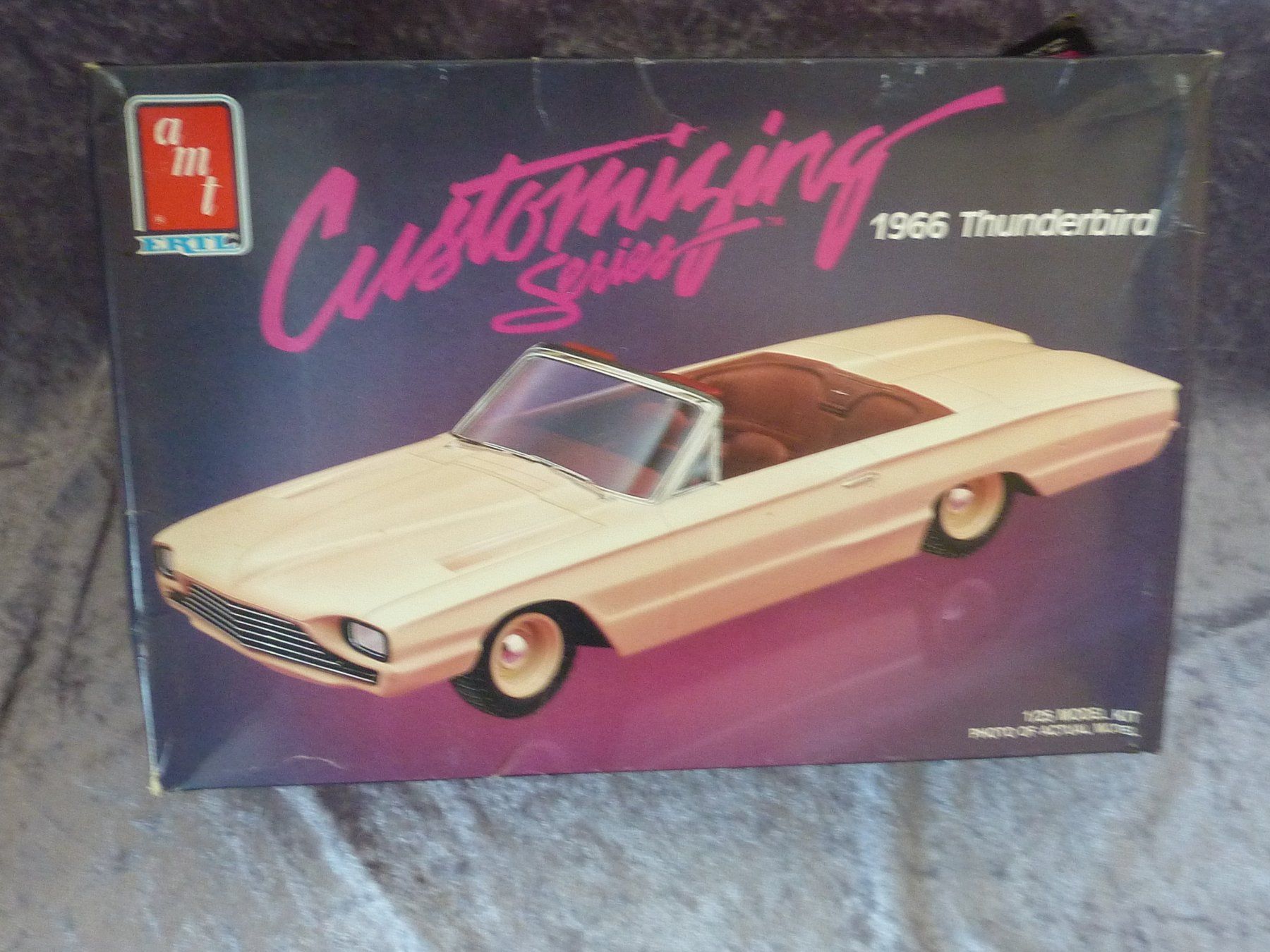 AMT/ERTL Modellini d'auto: Ford Thunderbird 1966 1:25 – Usato da Dürrenäsch venduto da modellautos4you