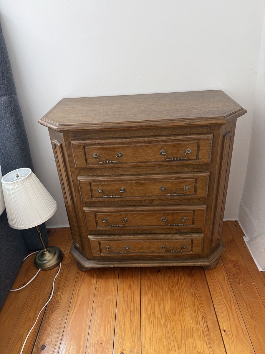 Credenze: Vintage Kommode aus Massivholz – Usato da Zürich venduto da marcel_geb