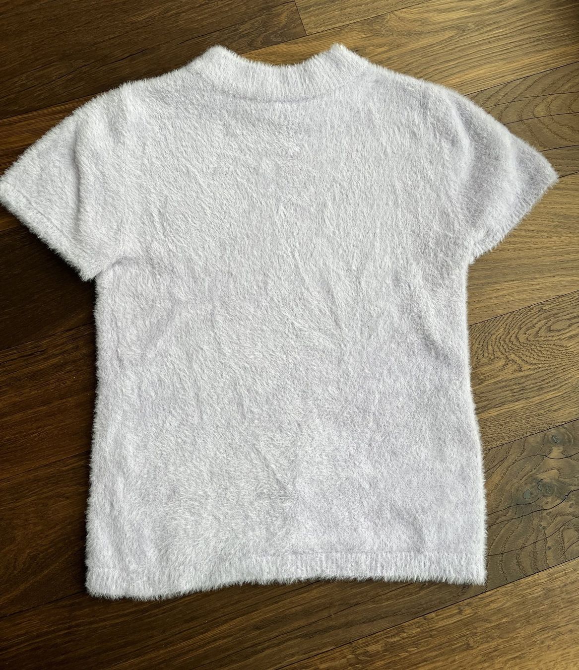 Guess Maglioni & Felpe: Kuscheliger Kurzarm-Pullover V-Neck Gr. S lila – Usato da Affoltern am Albis venduto da Blackrhythm 2