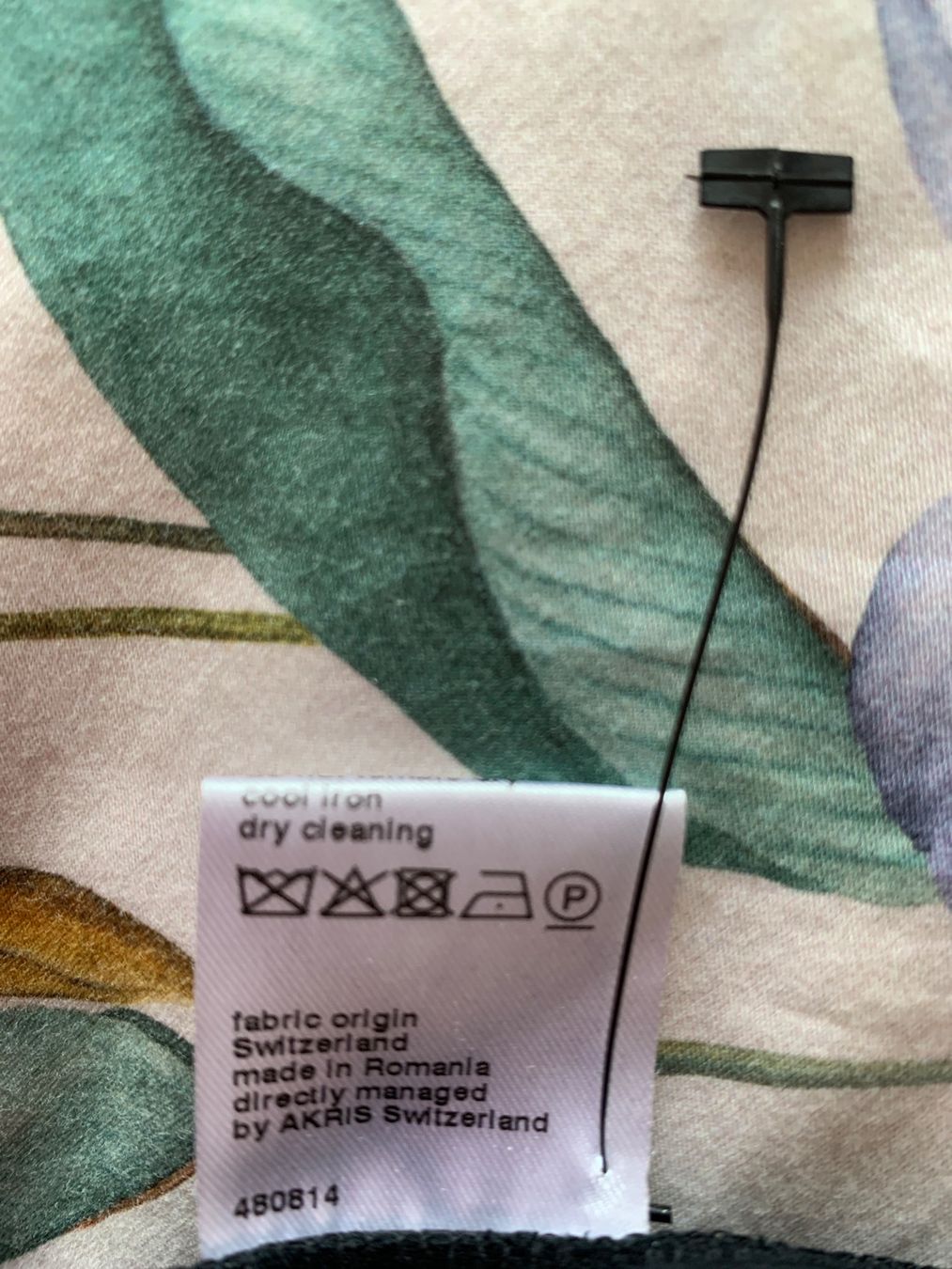 Akris Maglioni & Felpe: AKRIS: Exklusiver schwarzer Rollkragenpullover, 38 – Nuovo (secondo la descrizione) da Luzern venduto da designluzern 8