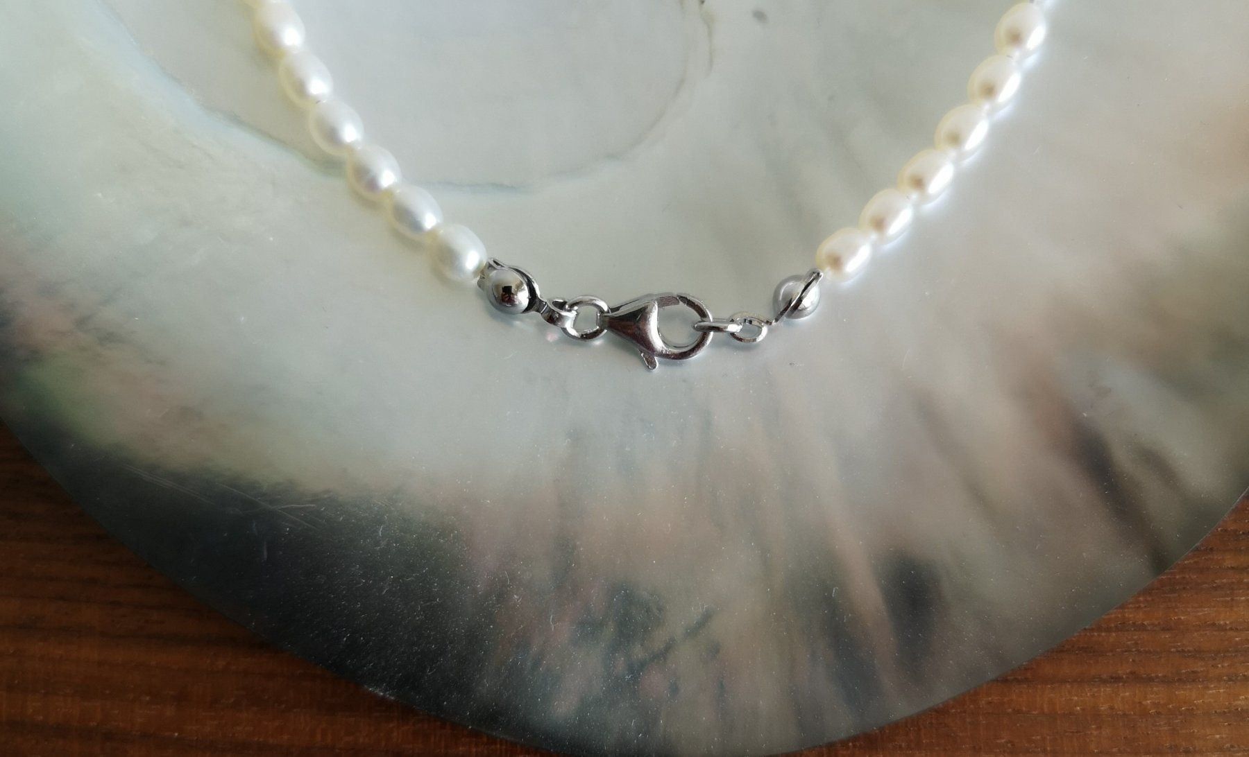 Armbänder & -reifen: Süsswasserperle Armband, 3x4mm, weiss – Neu und originalverpackt aus Rümlang von 21f 1