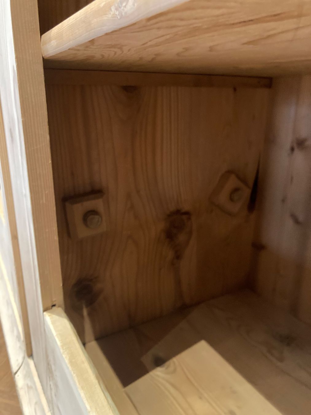 Armadi: Antiker Holzschrank – Usato da Rorschach venduto da Loonimuh 4