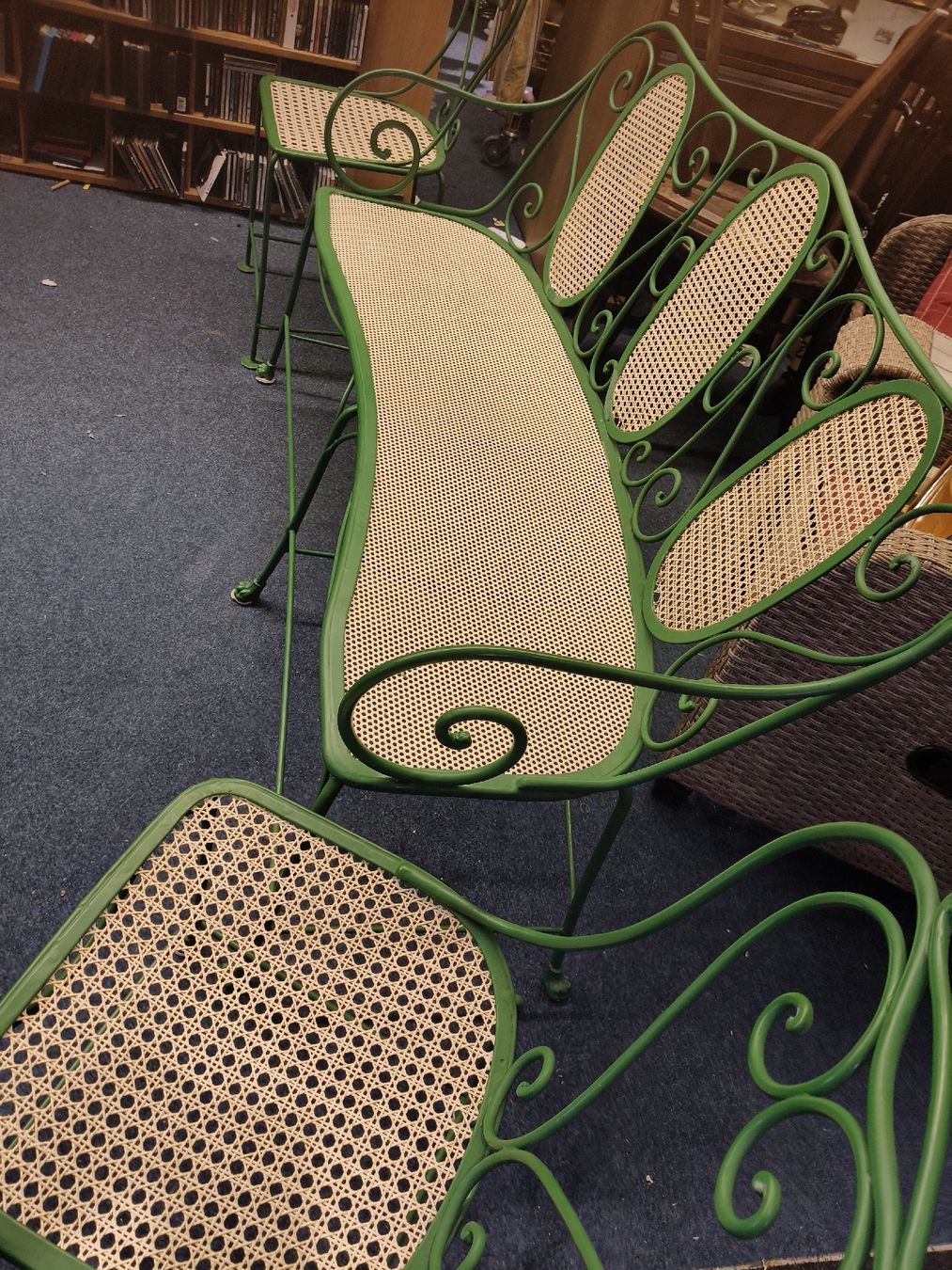 Panchine: Gartenbank,  und 2 Stühle Metall, – Usato da Zwingen venduto da inf_2blh 2