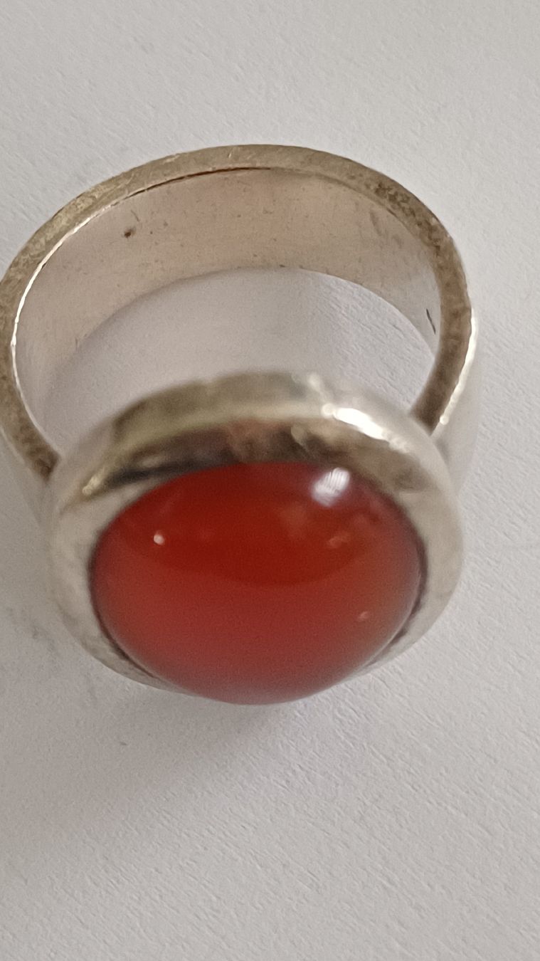 Anelli: Silberring mit grossem rotem Stein – Usato da Arlesheim venduto da savina01