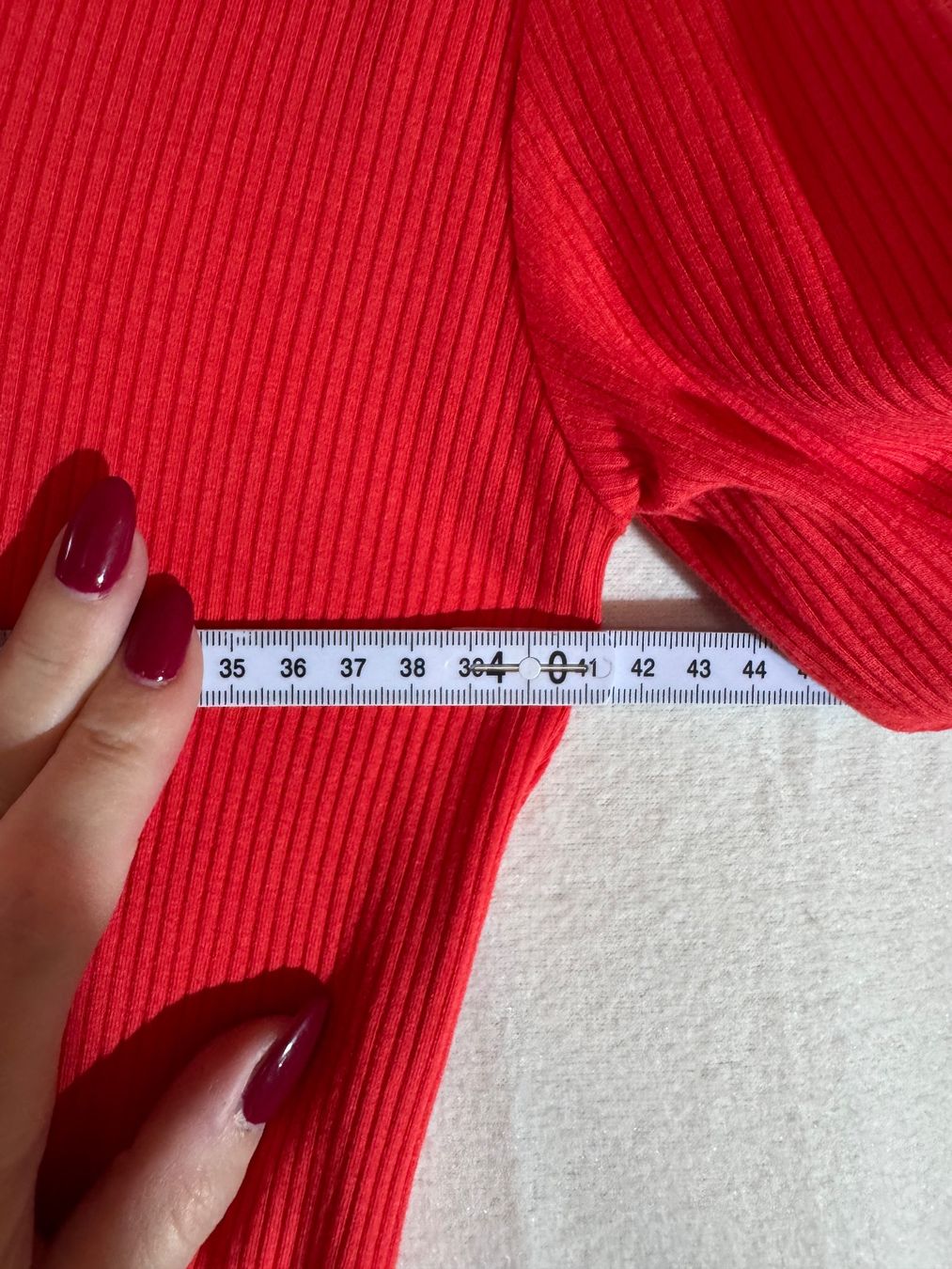 Pulls & Sweat-shirts: Schöner roter Pullover mit Spitzenrand – D'occasion à Grosswangen par second_hand_dress 4