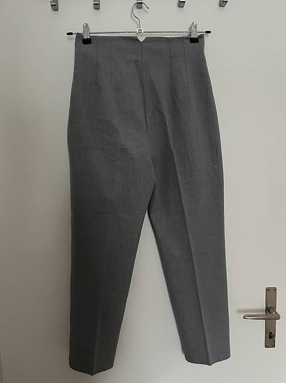 Hosen: Graue Stoffhose Gr. M Zara – Gebraucht aus Zürich von Imaime 1